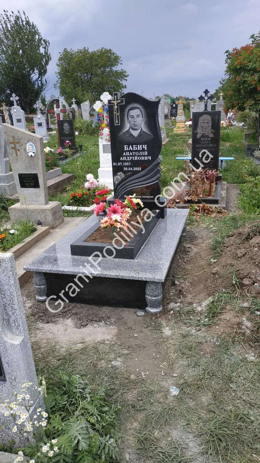 Одинарний пам'ятник з граніту - Кам'янець-Подільський | GranitPodillya